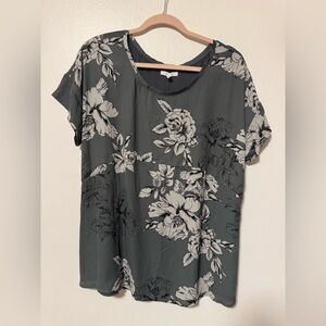 Maurices Gray Floral Top, XL